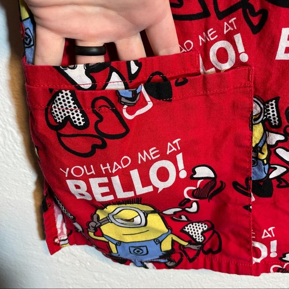 Despicable Me Valentines Heart Scrub Top Medium - Picture 5 of 8